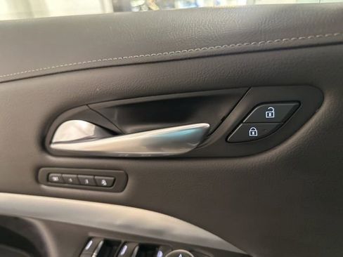 Used 2021 Cadillac XT4 Premium Luxury image 10