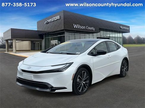 Used 2025 Toyota Prius XLE image 1