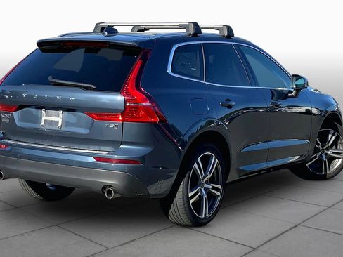 Used 2021 Volvo XC60 T5 Momentum w/ Premium Package AWD/4WD image 13