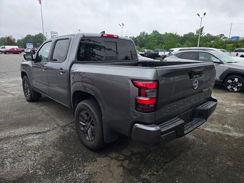 Used 2025 Nissan Frontier SV AWD/4WD image 10