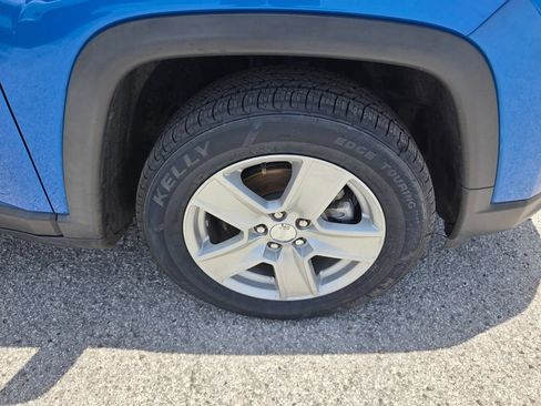 Used 2022 Jeep Compass Latitude FWD image 18