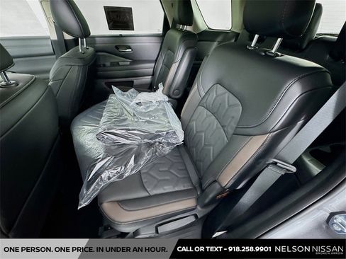 New 2026 Nissan Pathfinder Platinum image 25