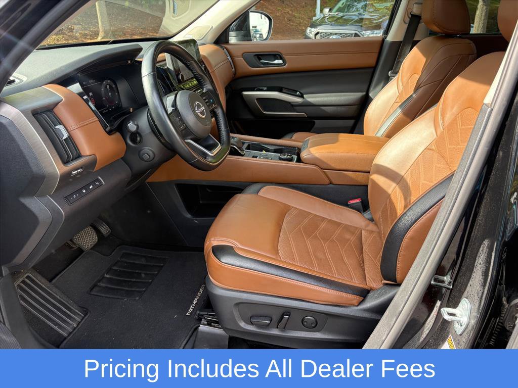 Certified 2025 Nissan Pathfinder Platinum w/ Cargo Package AWD/4WD image 19