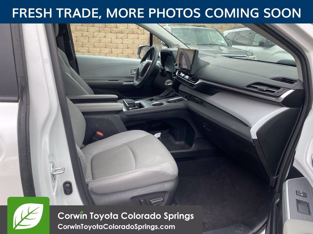 Used 2025 Toyota Sienna XLE w/ XLE Plus Package AWD/4WD image 10