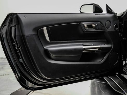Used 2022 Ford Mustang Shelby GT500 w/ Carbon Fiber Track Pack RWD image 91