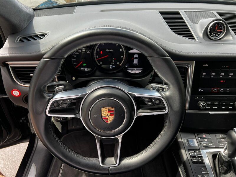 Used 2017 Porsche Macan Turbo AWD/4WD image 34