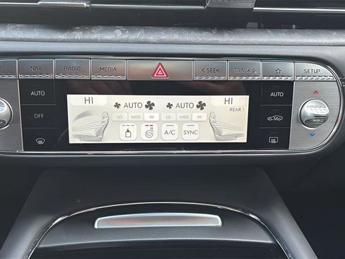 Used 2023 Genesis G90 3.5T AWD/4WD image 24