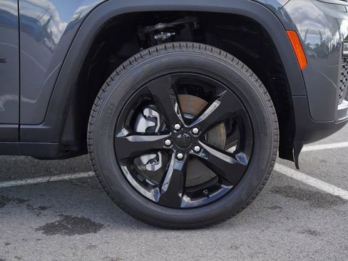 New 2026 Jeep Grand Cherokee L Limited w/ Limited Altitude Package AWD/4WD image 43
