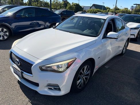Used 2017 INFINITI Q50 Premium w/ 2.0T Premium Plus Package RWD image 3