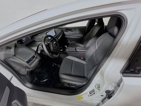 Used 2025 Toyota Prius Limited FWD image 15