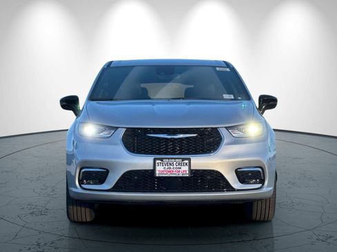 New 2026 Chrysler Pacifica Select image 9