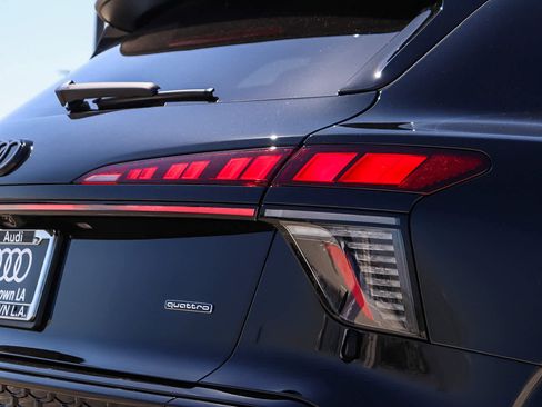 New 2026 Audi Q3 quattro 2.0T AWD/4WD image 10