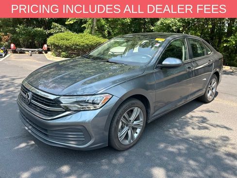 Used 2024 Volkswagen Jetta SE FWD image 4