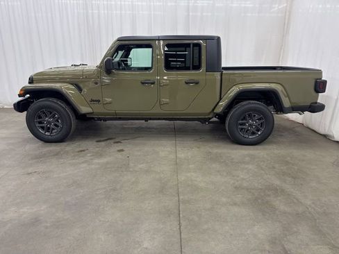 New 2026 Jeep Gladiator Sport image 29