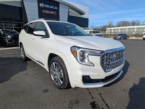 Certified 2022 GMC Terrain Denali w/ LPO, Floor Liner Package image 3