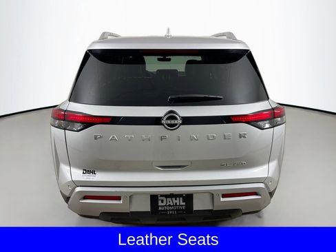 Used 2025 Nissan Pathfinder SL image 8
