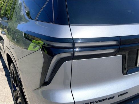 Used 2024 Chevrolet Traverse RS w/ LPO, Floor Liner Package AWD/4WD image 29