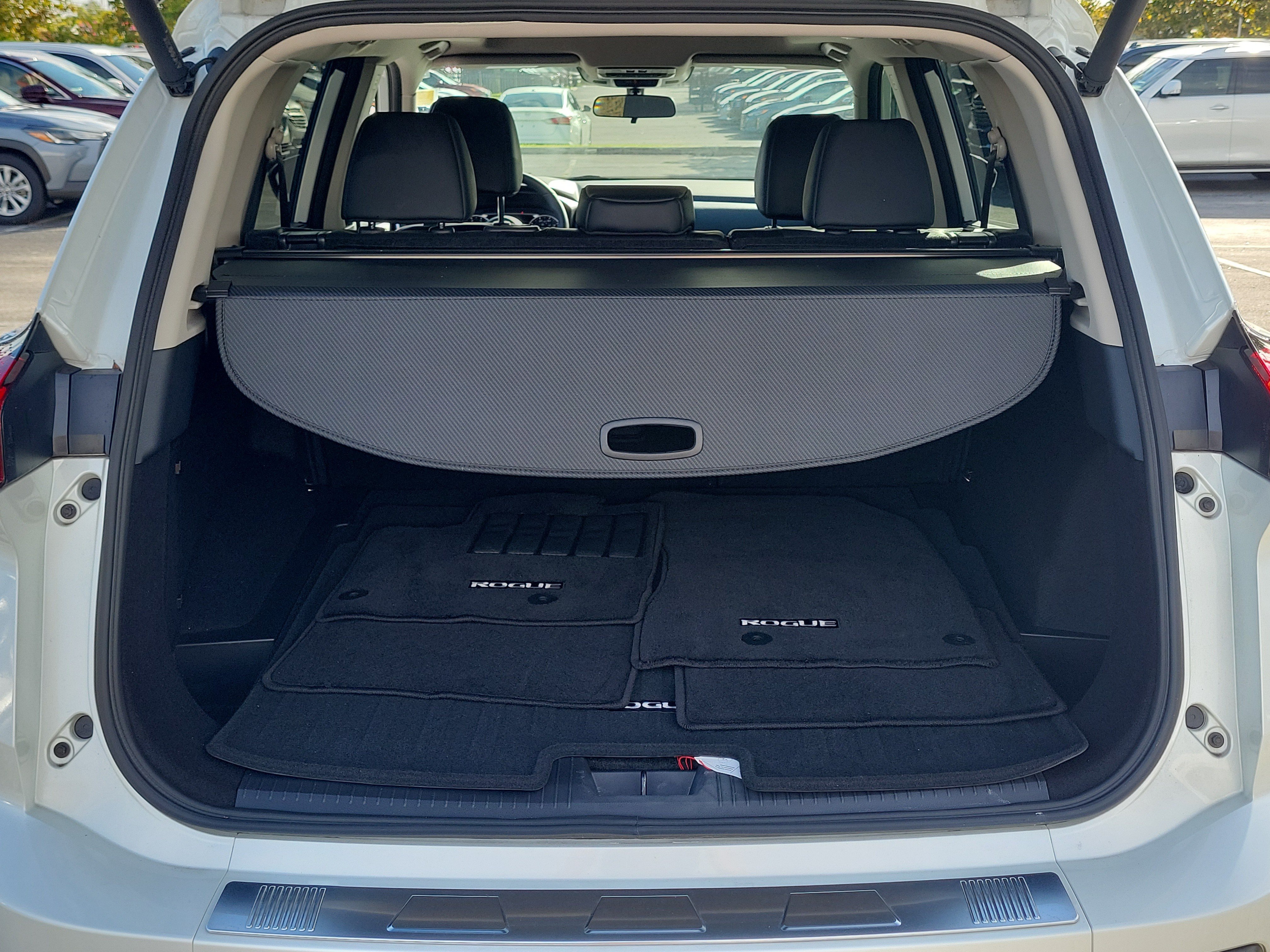 Certified 2024 Nissan Rogue SV w/ SV Premium Package FWD image 6