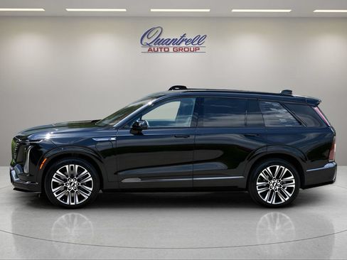 Used 2026 Cadillac Vistiq Platinum w/ LPO, Floor Liner Package AWD/4WD image 6