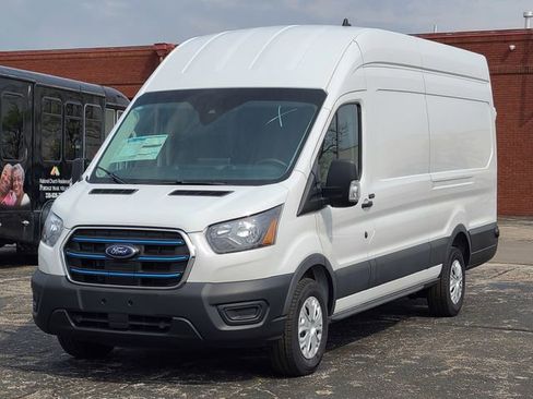 New 2023 Ford E-Transit 148 High Roof Extended image 10