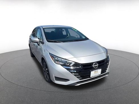 Used 2025 Nissan Versa SV FWD image 3