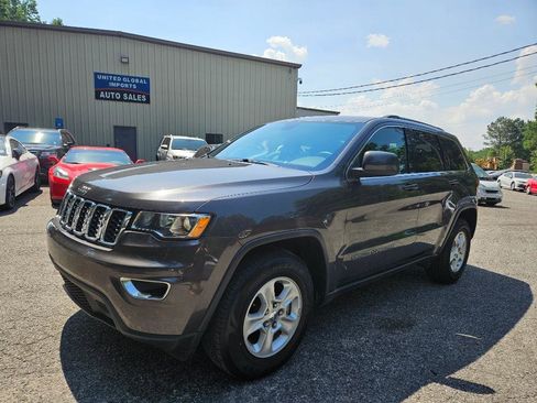 Used 2017 Jeep Grand Cherokee Laredo w/ Quick Order Package 2BE image 2