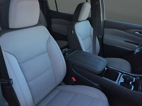 Used 2026 Chevrolet Traverse LT image 31