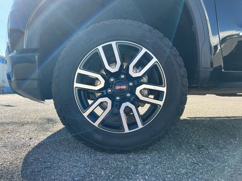 Used 2022 GMC Sierra 1500 AT4 w/ AT4 Premium Package AWD/4WD image 12
