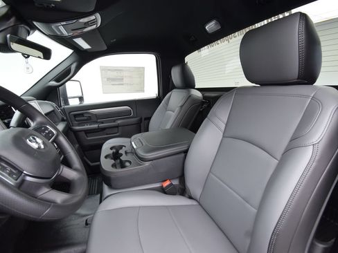 New 2026 RAM 3500 Tradesman AWD/4WD image 38