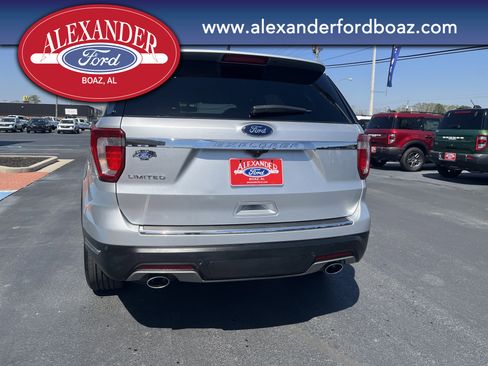 Used 2019 Ford Explorer Limited w/ Class III Trailer Tow Package image 6