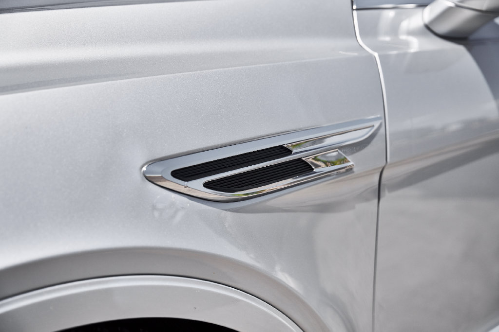 Used 2021 Bentley Bentayga AWD/4WD image 8