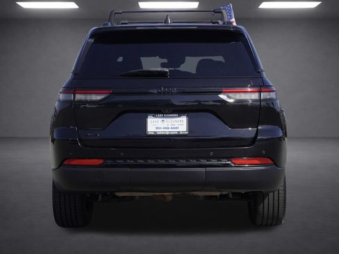Used 2023 Jeep Grand Cherokee Altitude AWD/4WD image 5