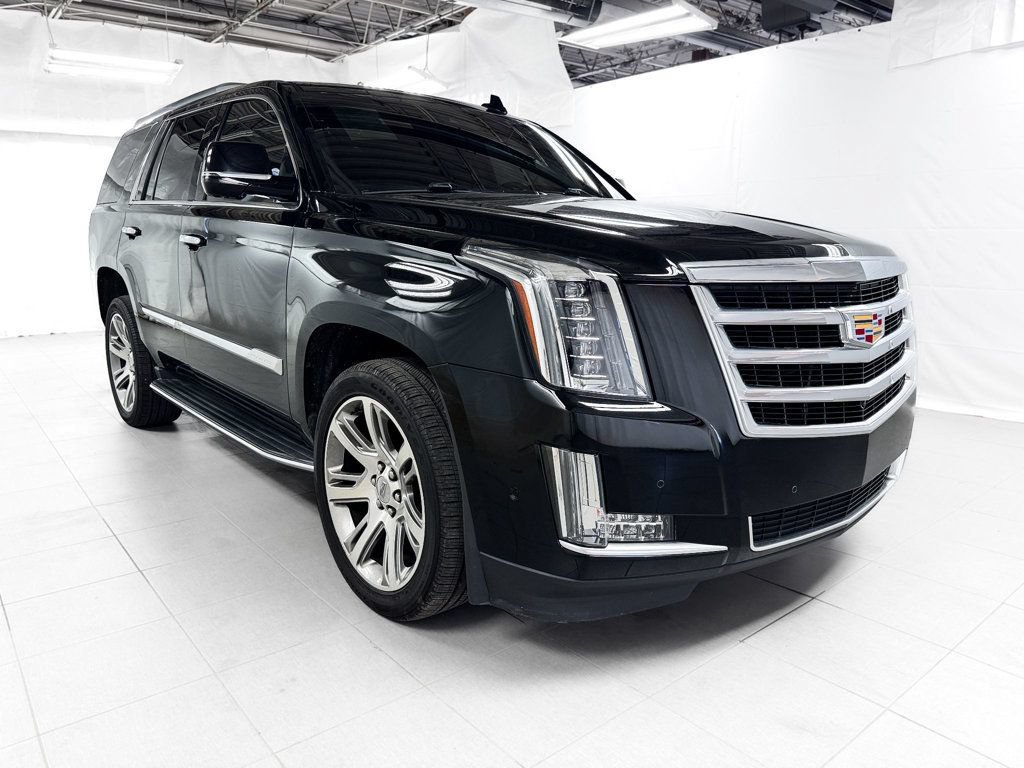 Used 2017 Cadillac Escalade Luxury AWD/4WD image 6