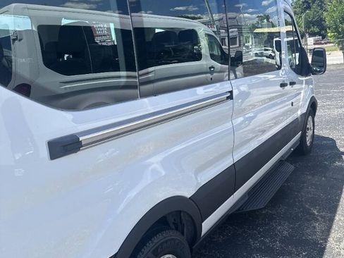 Used 2017 Ford Transit 350 XLT RWD image 2