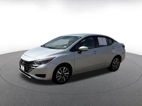 Used 2025 Nissan Versa SV image 8