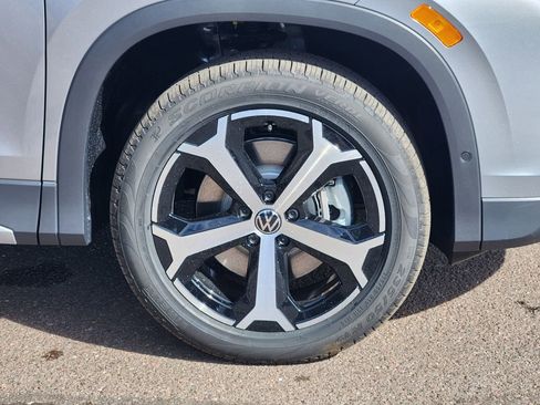 New 2026 Volkswagen Tiguan SE AWD/4WD image 30