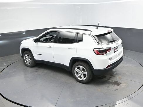 Used 2024 Jeep Compass Latitude AWD/4WD image 43