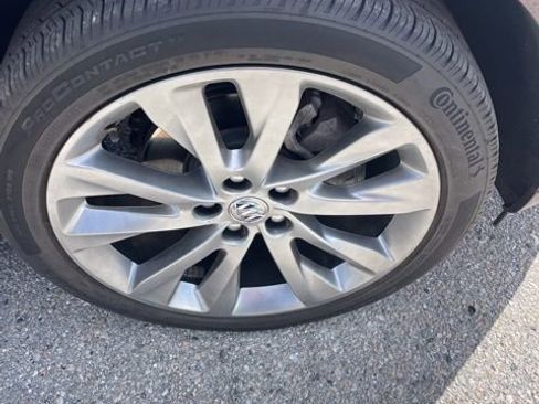 Used 2023 Buick Envision Avenir image 7