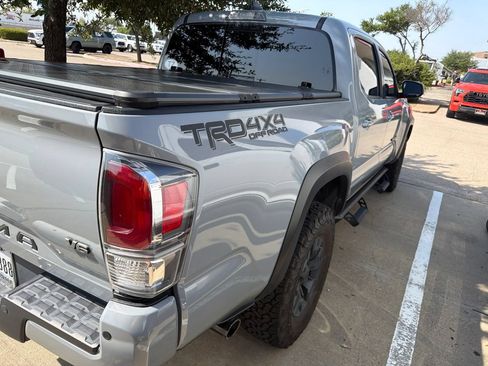 Used 2020 Toyota Tacoma TRD Off-Road w/ TRD Premium Off Road Package AWD/4WD image 7