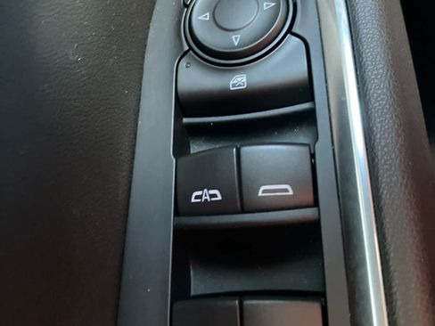 Used 2025 GMC Sierra 1500 SLE AWD/4WD image 13