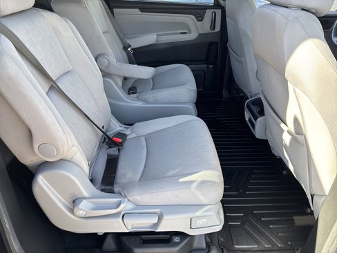 Used 2019 Honda Odyssey EX image 11
