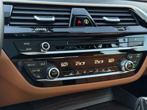 Used 2019 BMW 530i xDrive image 21