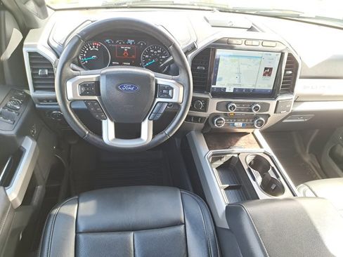 Certified 2022 Ford F250 Lariat w/ Lariat Ultimate Package image 18