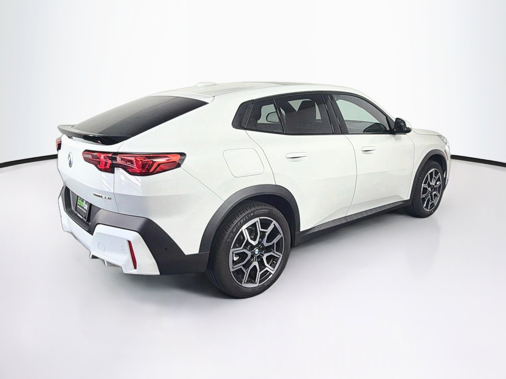 Used 2026 BMW X2 xDrive28i AWD/4WD image 9