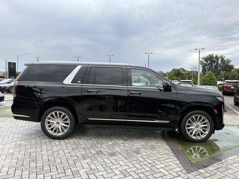 Used 2023 Cadillac Escalade ESV Premium Luxury AWD/4WD image 6