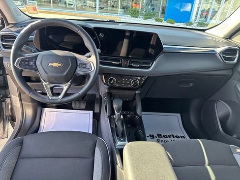 Certified 2026 Chevrolet TrailBlazer LT w/ LT Cold Weather Package FWD image 10