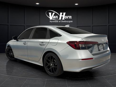 Used 2025 Honda Civic Sport image 5