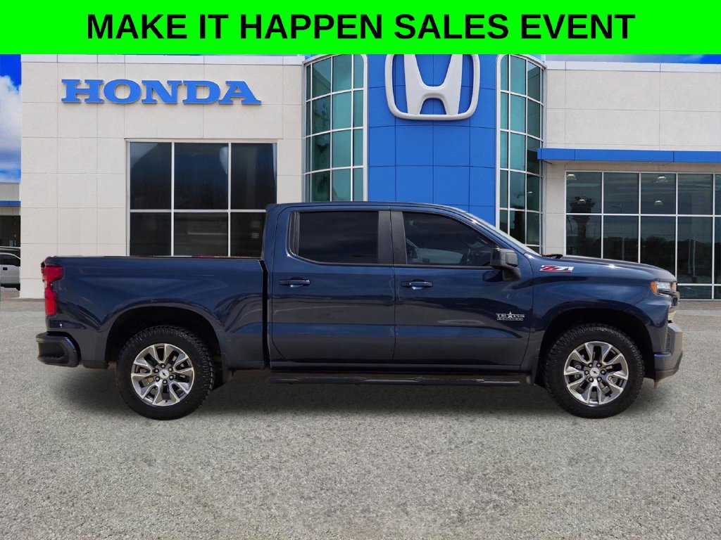 Used 2022 Chevrolet Silverado 1500 RST AWD/4WD image 2