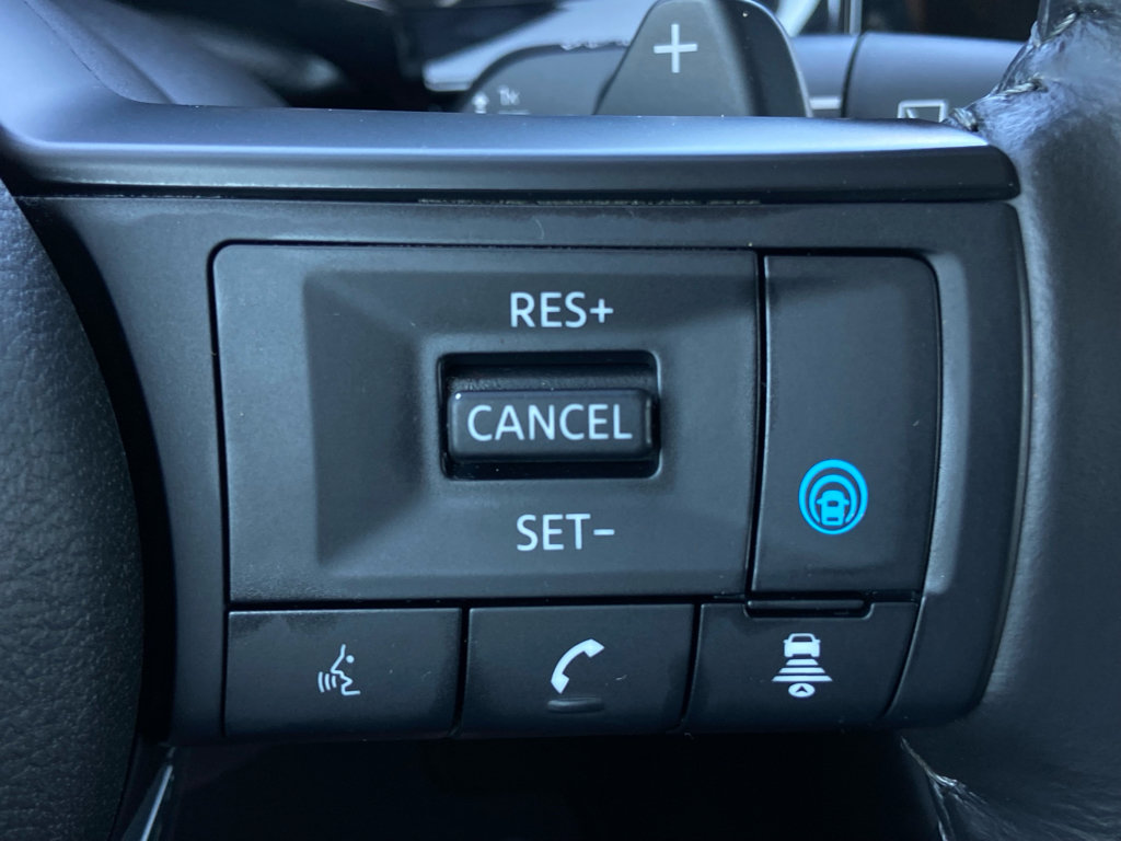 Used 2024 Nissan Pathfinder SV AWD/4WD image 23