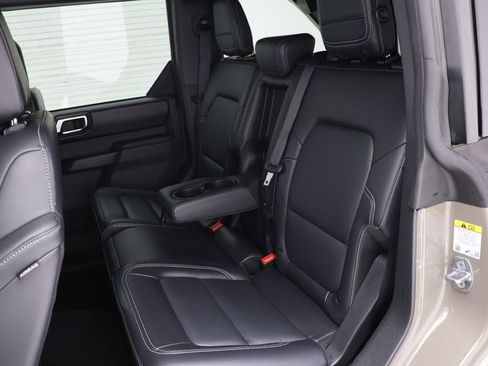 Used 2025 Ford Bronco Outer Banks image 12